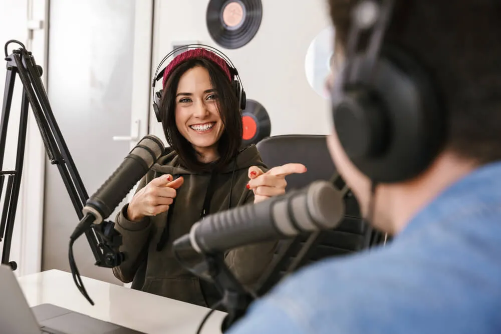 Podcast Live Stream: How to Stream a Show and Hold an Audience