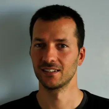 DeepL Voice API: Solving Language Friction in Customer Support