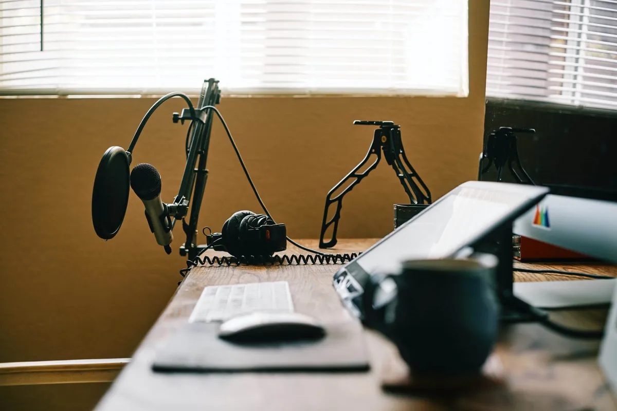 How to record a podcast remotely: 4 easy ways in 2026