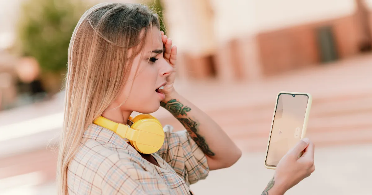 Beat-Aligned Mobile Audio Streaming with Virtual Chunks and Native Playback