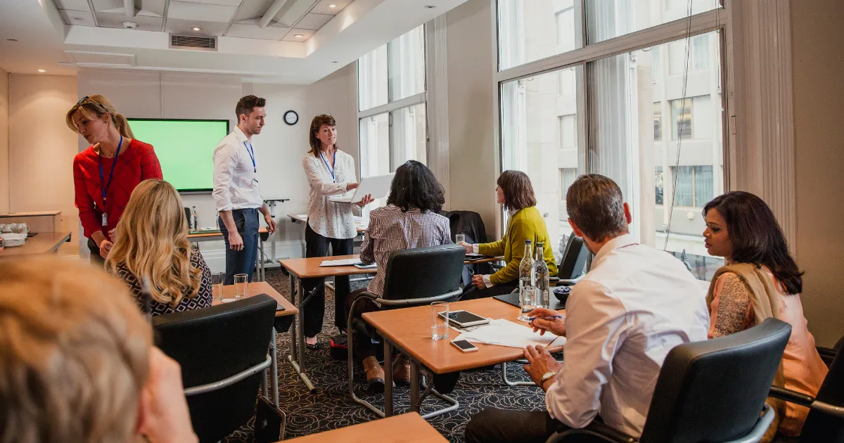 Shift in Sprint Review Mindset: from Reporting to Inclusive Ideation